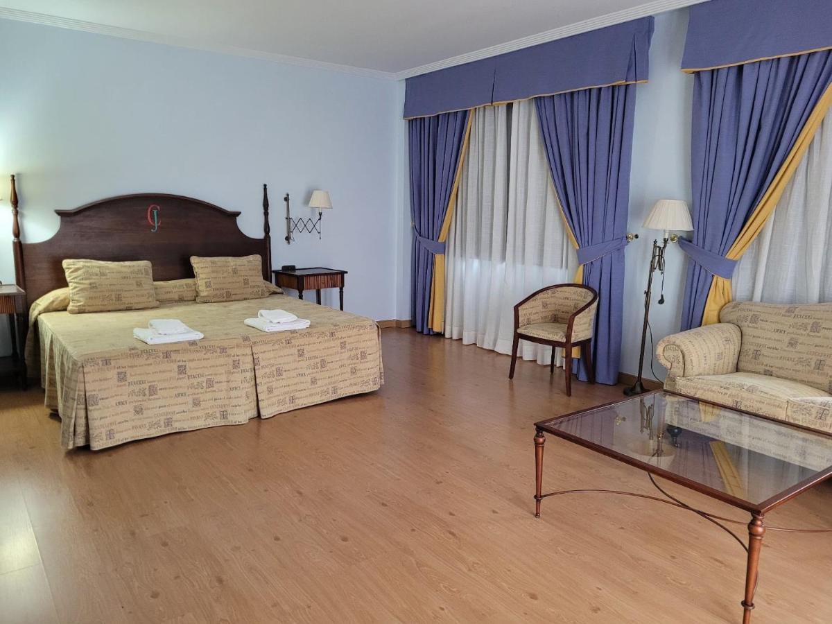 Hospedium Hotel Dona Mafalda De Castilla プラセンシア エクステリア 写真