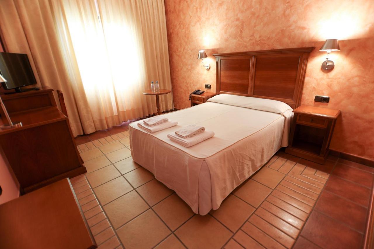 Hospedium Hotel Dona Mafalda De Castilla プラセンシア エクステリア 写真