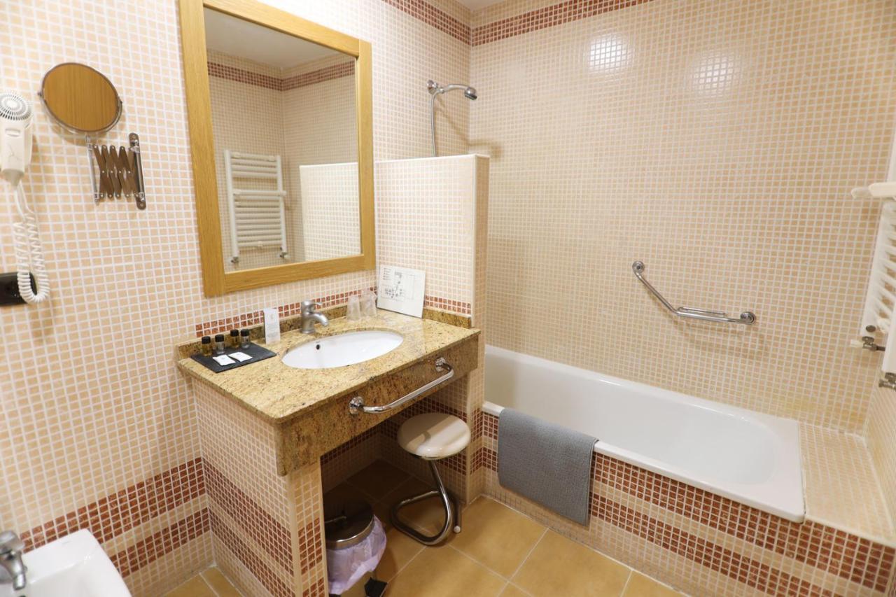 Hospedium Hotel Dona Mafalda De Castilla プラセンシア エクステリア 写真