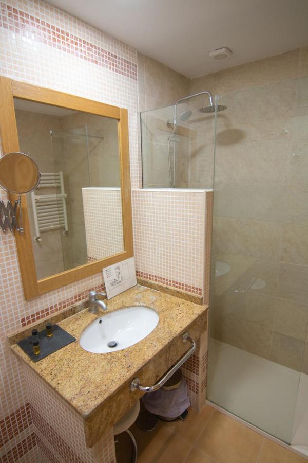 Hospedium Hotel Dona Mafalda De Castilla プラセンシア エクステリア 写真